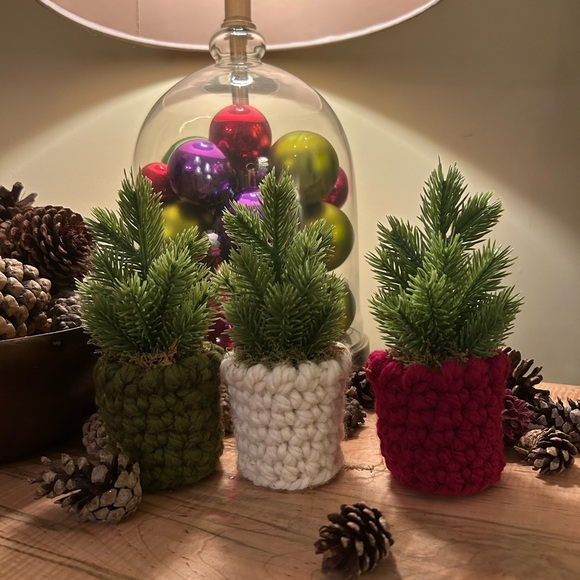 Mini Christmas/Evergreen Tree  Set of 3 with Crochet Cozy Handmade New! - Picture 8 of 11